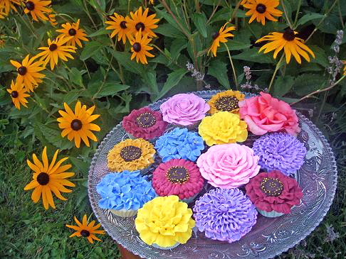 Cupcake Birthday Cake on Cake Expectations   Www Cakeexpectations Ca    Flower Cupcakes